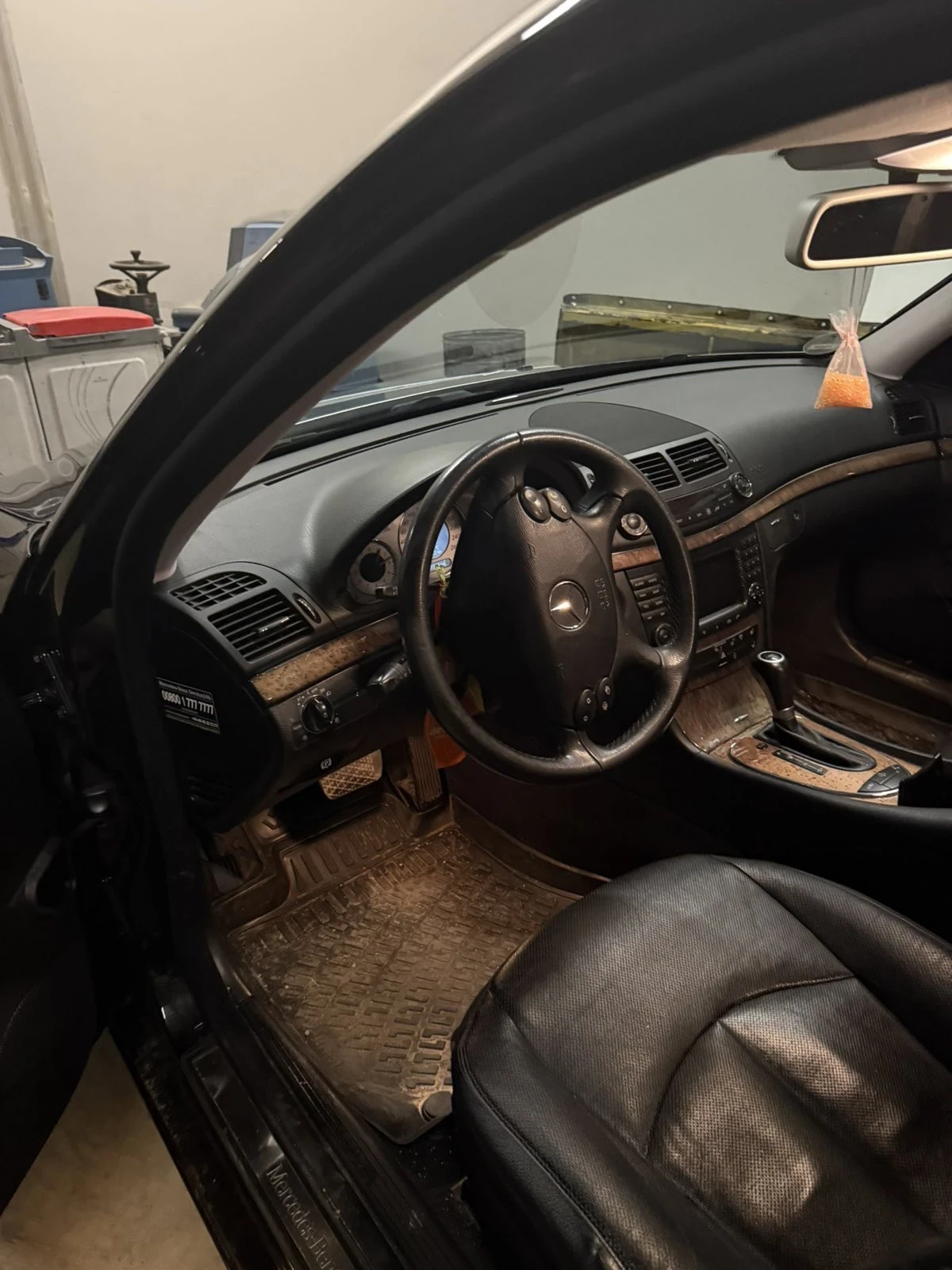 Mercedes-Benz E 320  - изображение 9