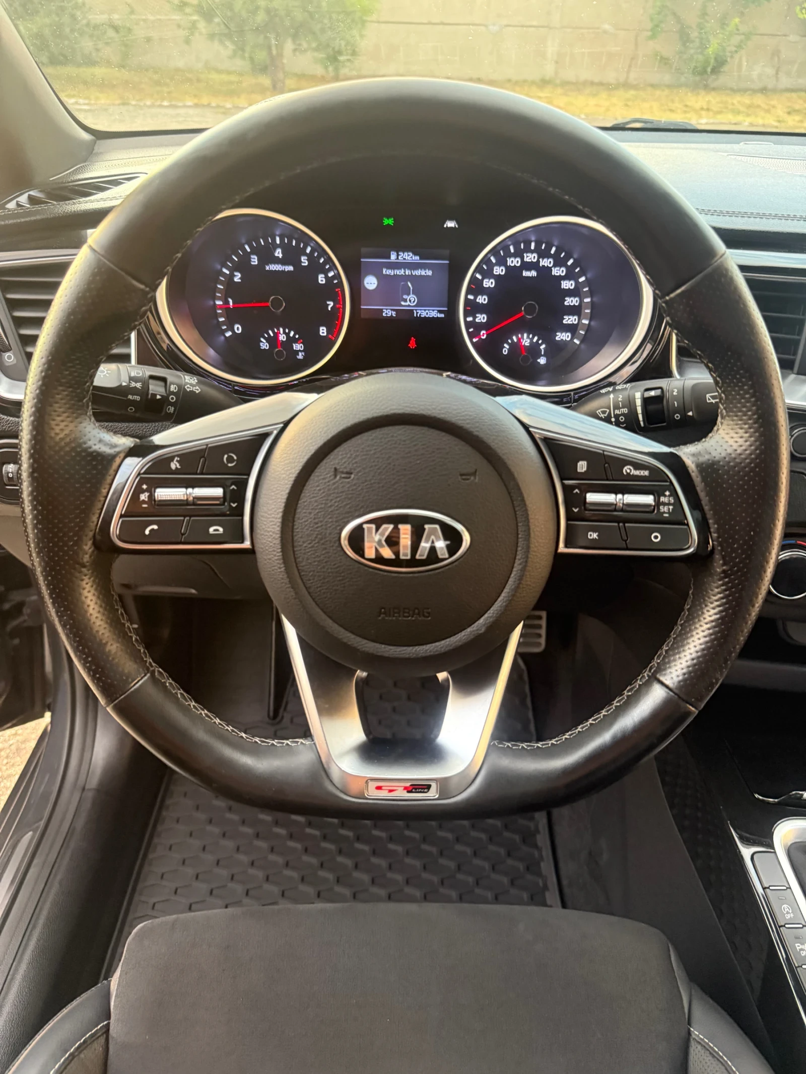 Kia Pro ceed GT Line * Panorama * Нови гуми - изображение 10