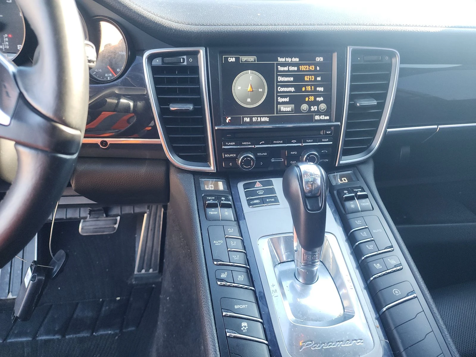 Porsche Panamera 4* BI-XENON* LANE ASSIST* ОБДУХ* ПОДГРЕВ* BOSE* KE - изображение 10