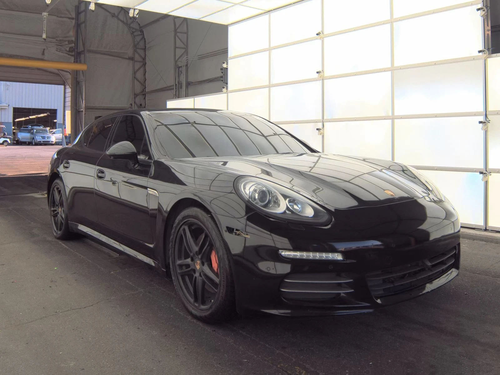 Porsche Panamera 4* BI-XENON* LANE ASSIST* ОБДУХ* ПОДГРЕВ* BOSE* KE - изображение 3