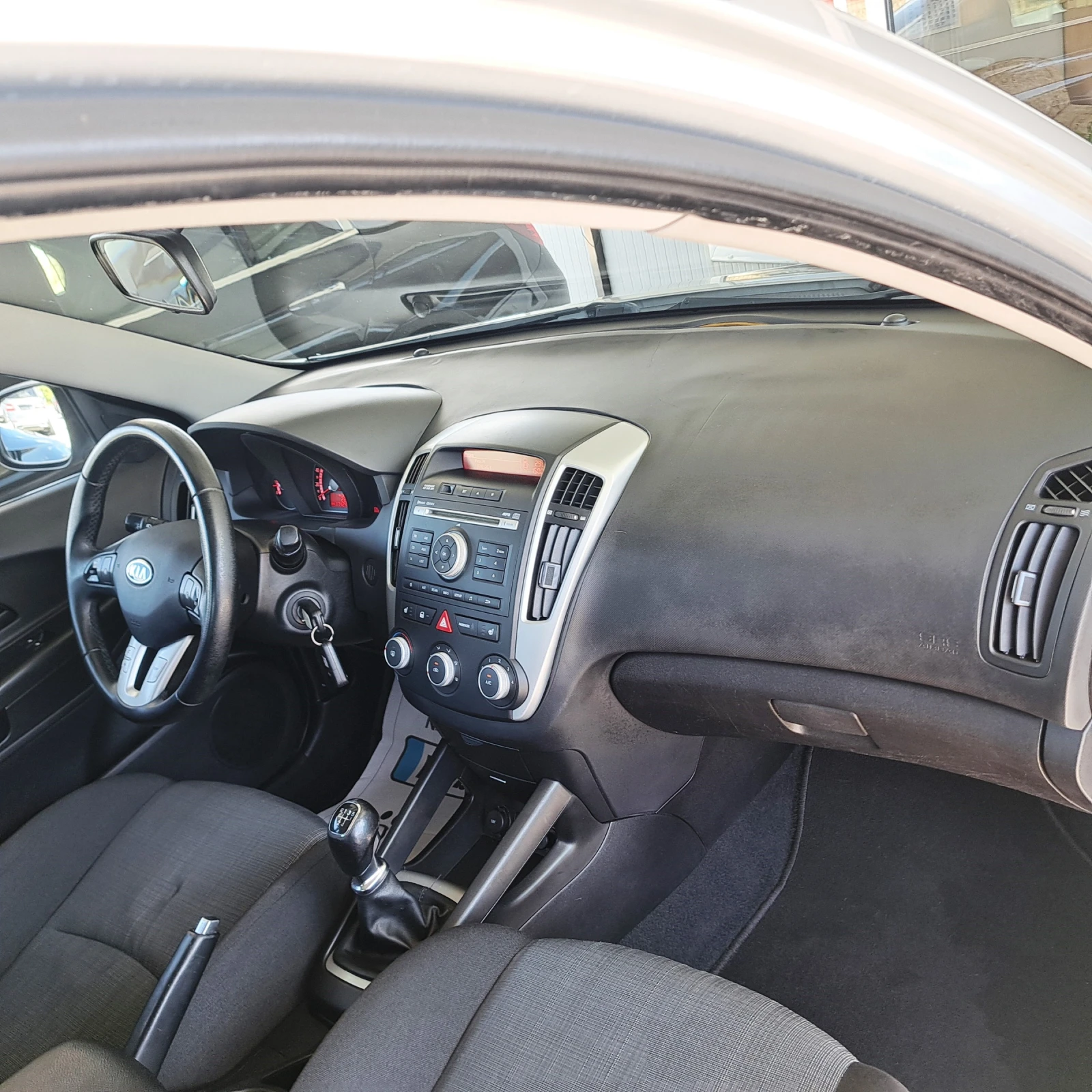 Kia Ceed 1.4i* 90Hp* Евро5* Подгрев* Отлична!*  | Mobile.bg — изображение 11