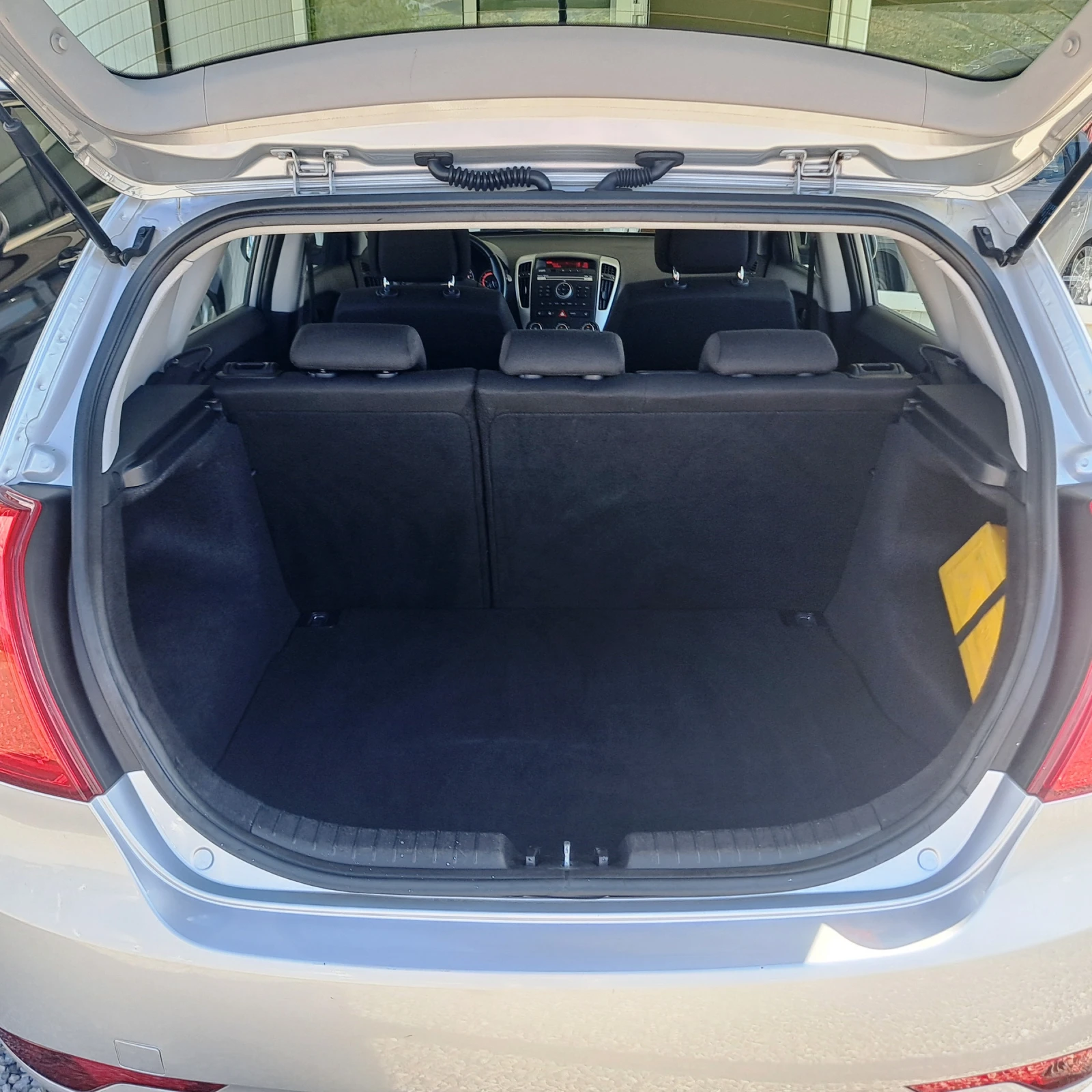 Kia Ceed 1.4i* 90Hp* Евро5* Подгрев* Отлична!*  | Mobile.bg — изображение 15