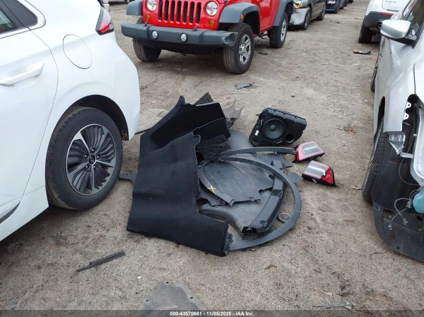 Tesla Model Y U   U All Wheel Drive - изображение 4