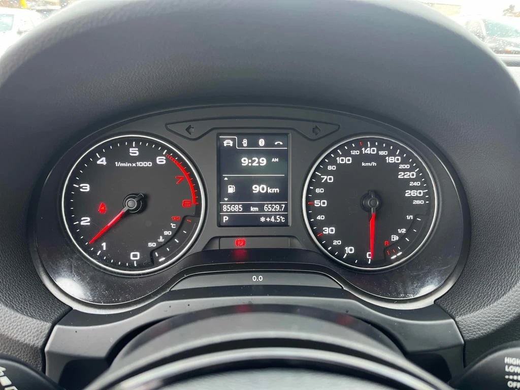 Audi A3 * 1.8T Komfort * CARFAX * ЦЕНА ДО БГ - изображение 8