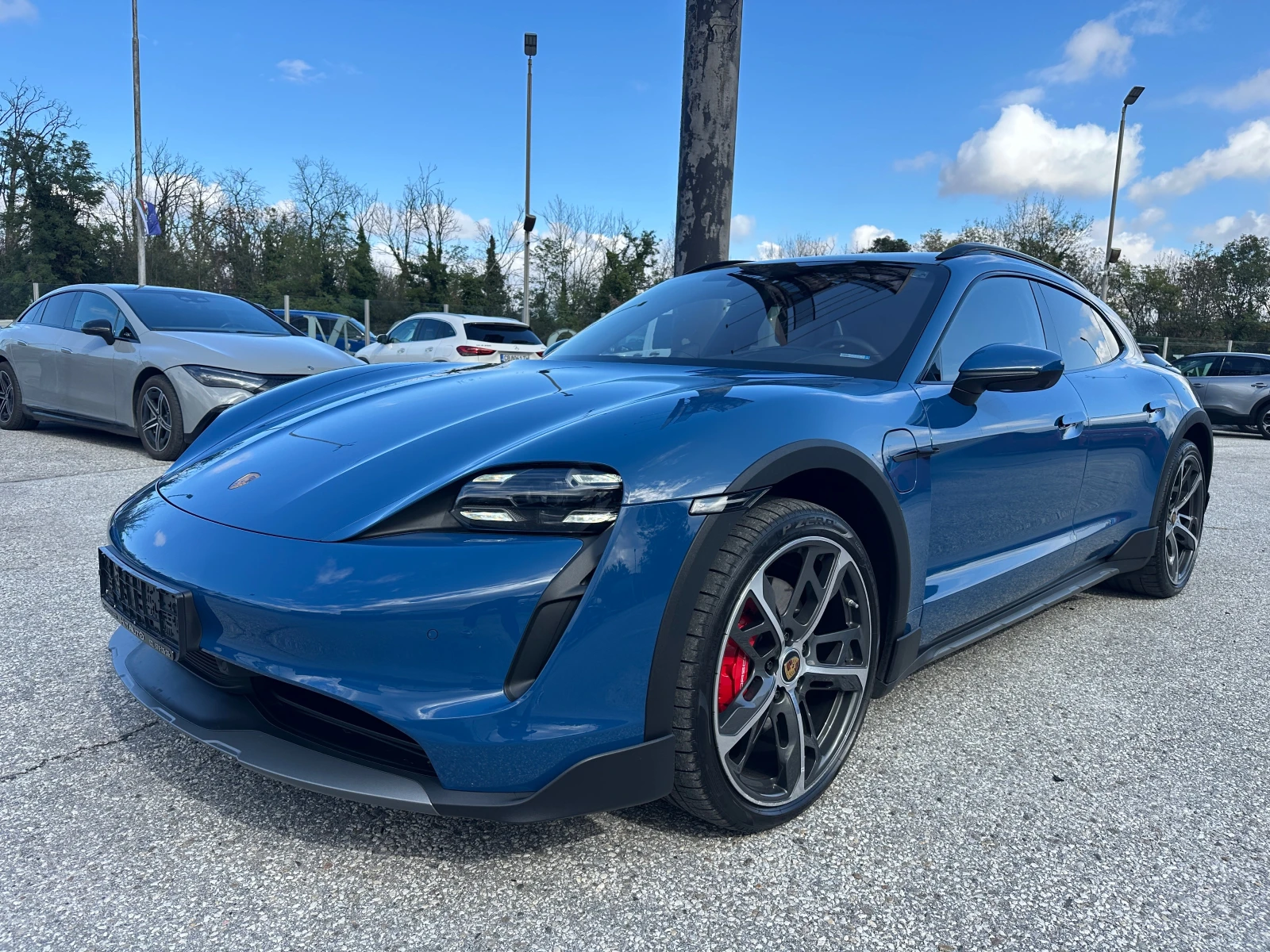 Porsche Taycan 4S обдухване завиваща ос BOSE