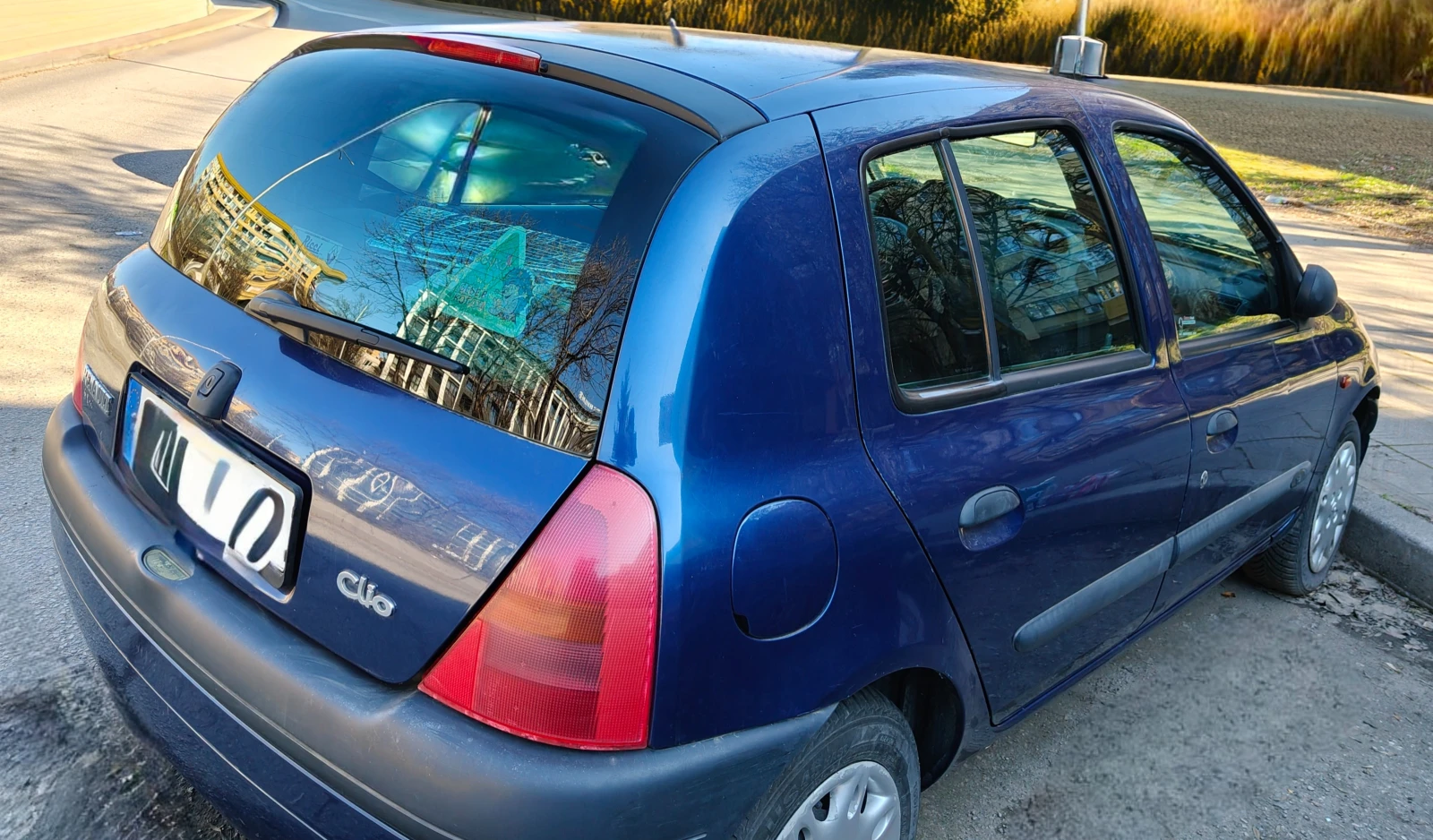 Renault Clio, снимка 2 - Автомобили и джипове - 53940005