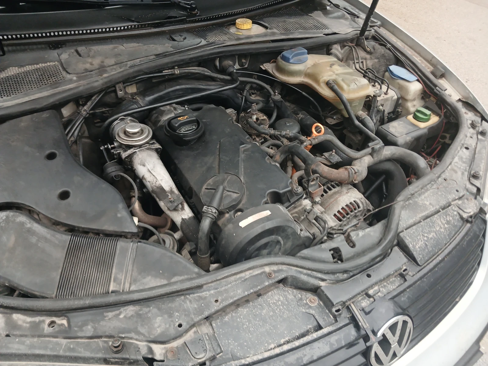 VW Passat, снимка 2 - Автомобили и джипове - 53999691