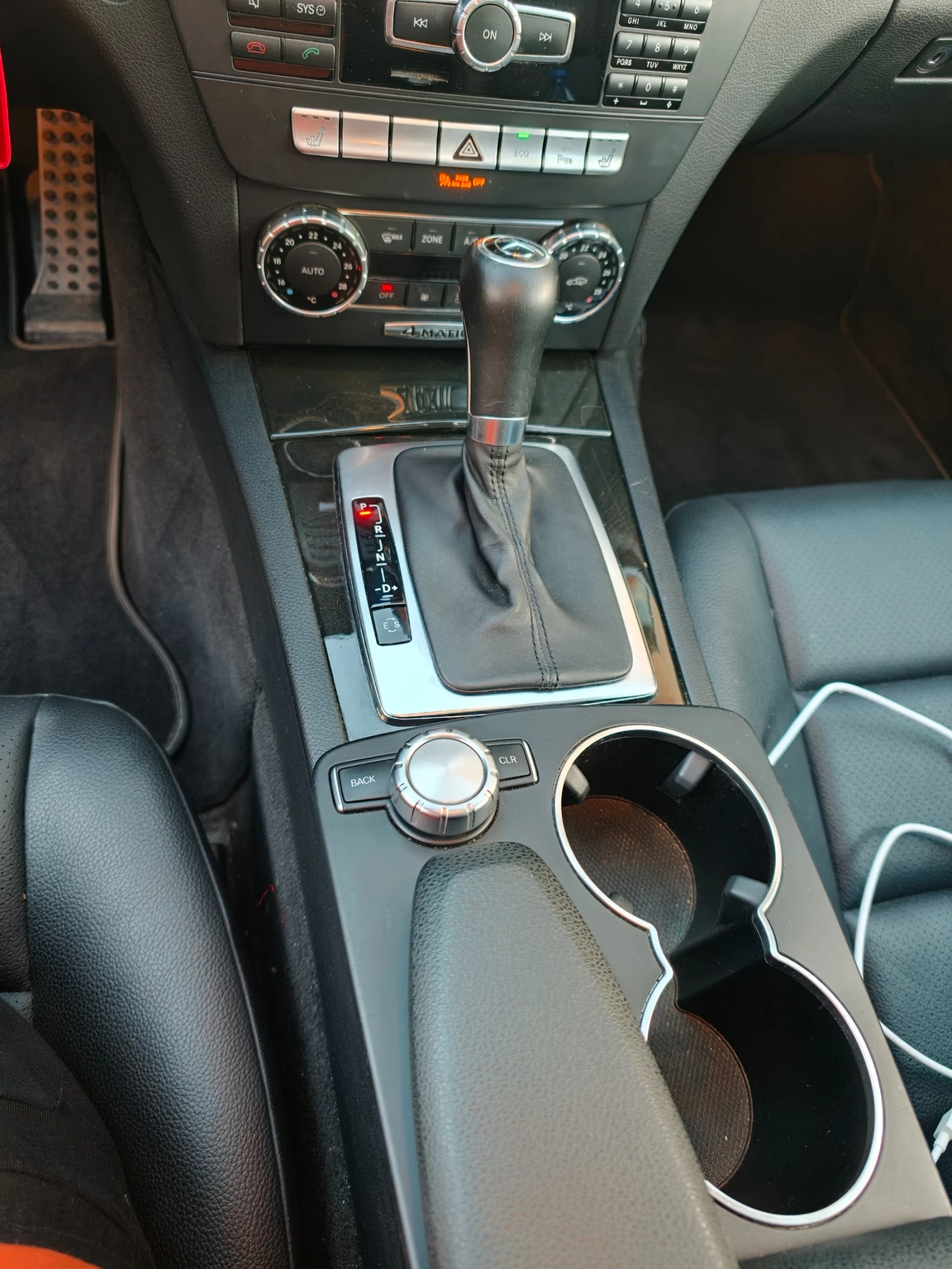 Mercedes-Benz C 300 AMG 4MATIC M276 252к.с., снимка 14 - Автомобили и джипове - 54693291
