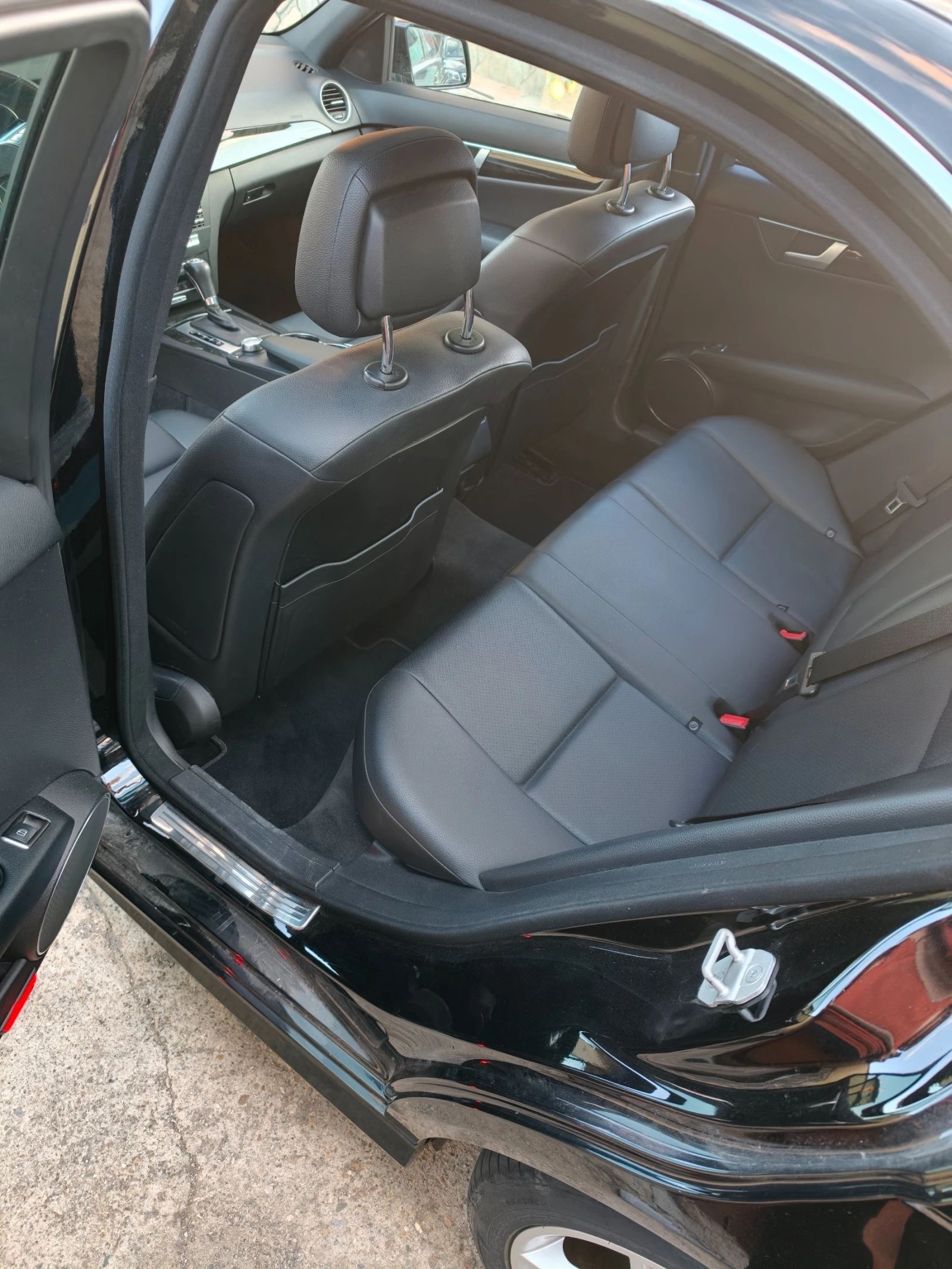 Mercedes-Benz C 300 AMG 4MATIC M276 252к.с., снимка 6 - Автомобили и джипове - 54693291