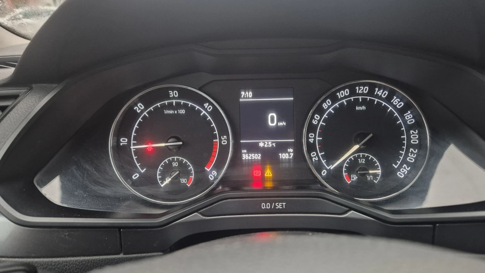Skoda Superb ОБСЛУЖЕНА! БАРТЕР!, снимка 10 - Автомобили и джипове - 54718469
