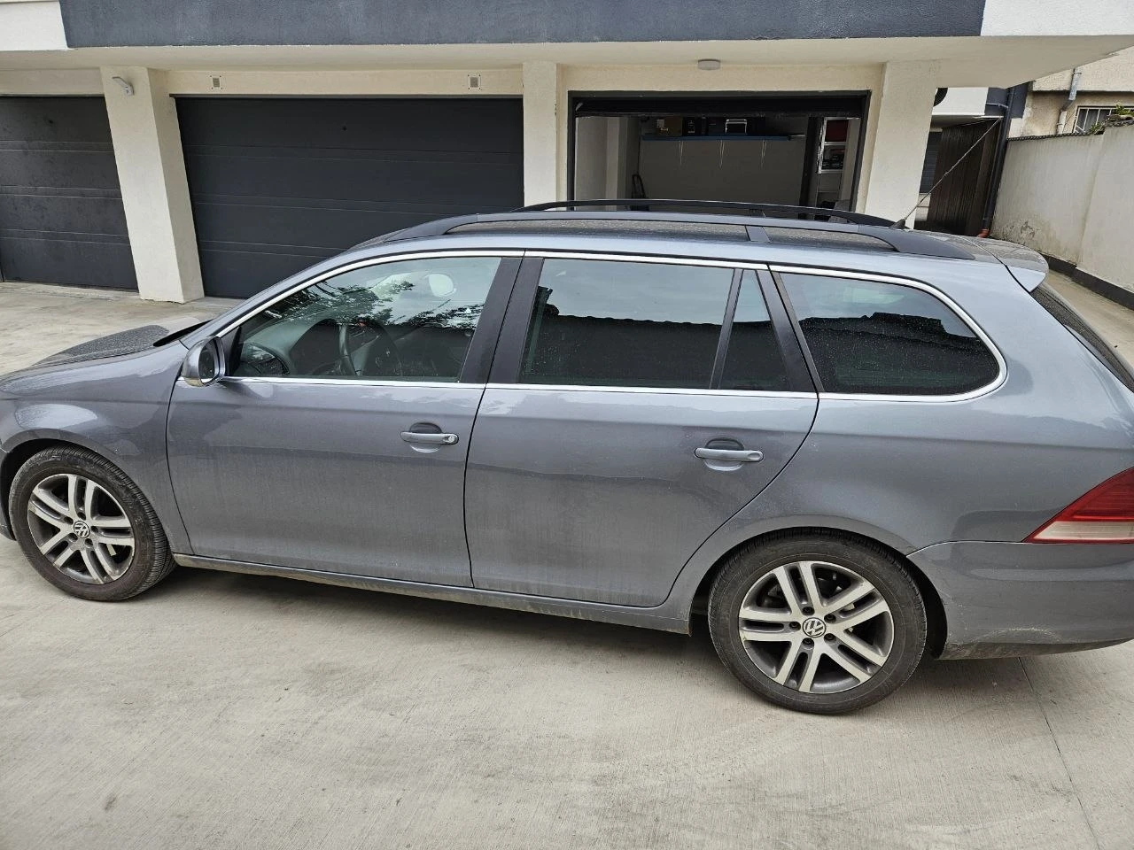 VW Golf Комби, снимка 3 - Автомобили и джипове - 54973671