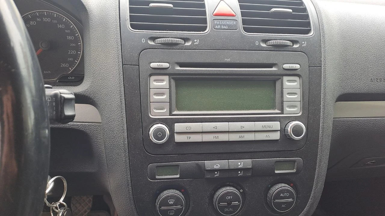 VW Golf Комби, снимка 7 - Автомобили и джипове - 54973671