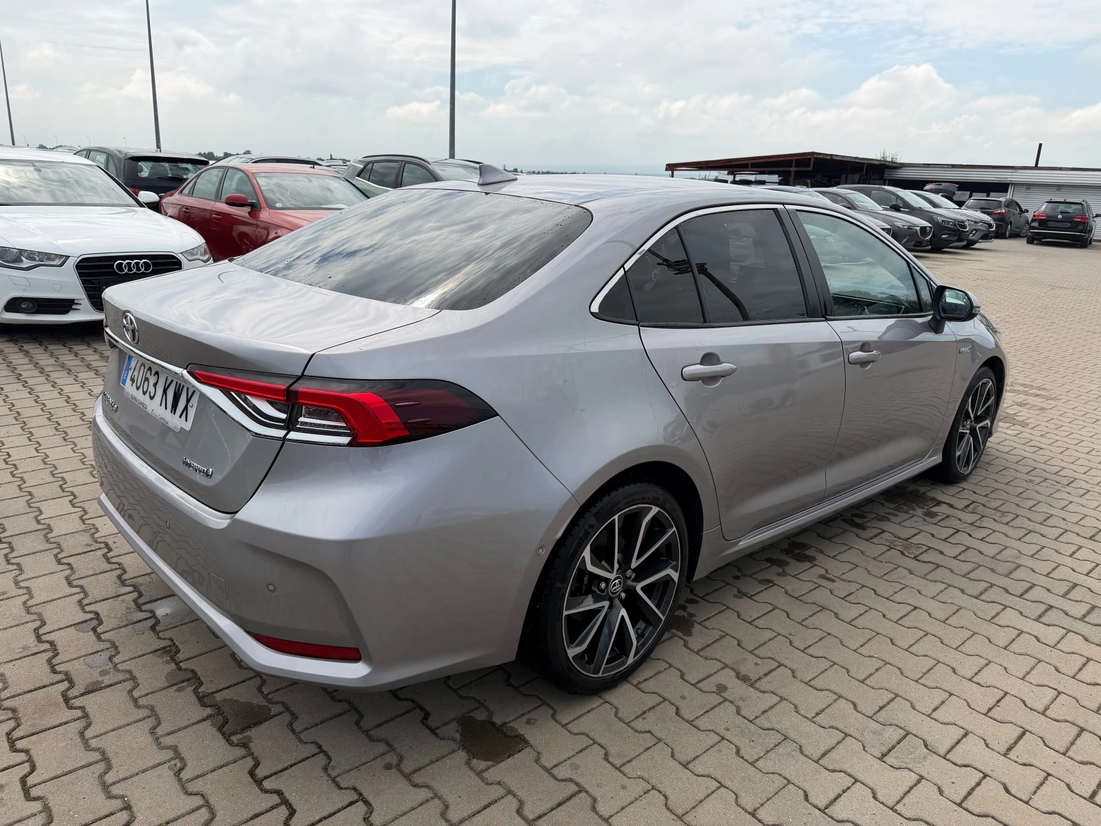 Toyota Corolla 1.2HYBRID AVTOMAT/NAVI/KOJA/KAMERA EURO 6, снимка 6 - Автомобили и джипове - 55030300