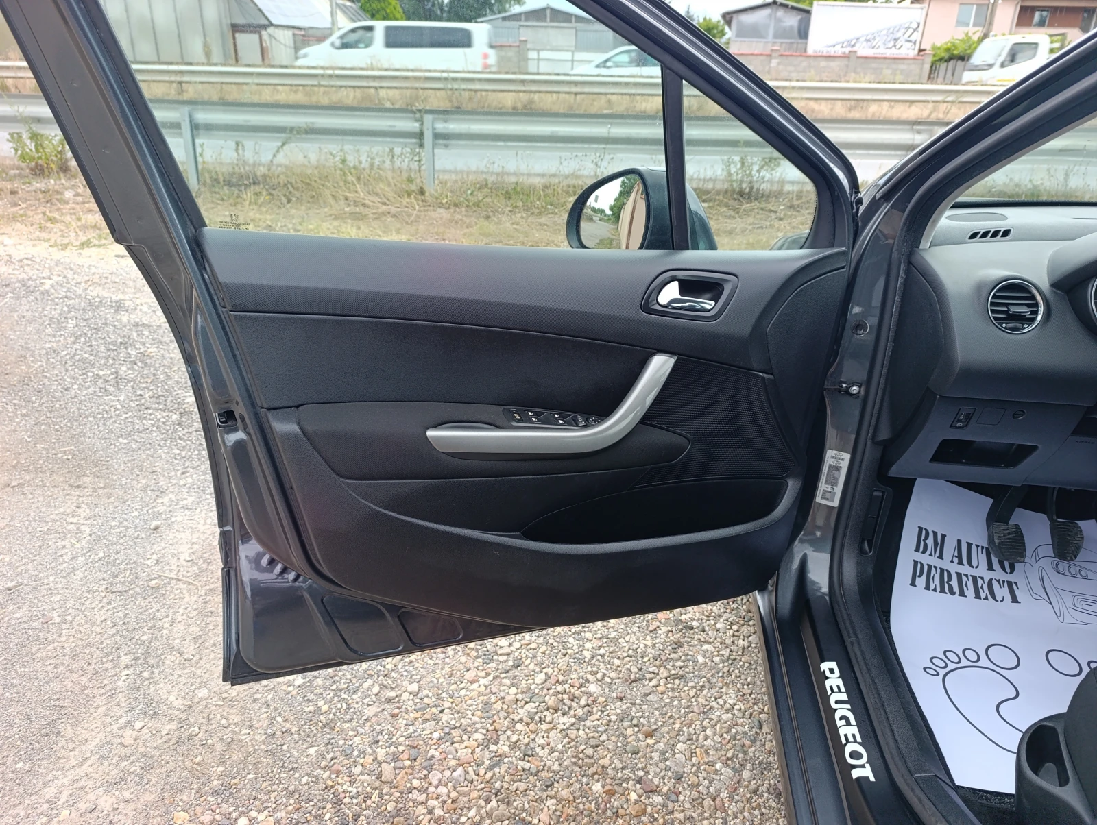 Peugeot 308 1.6i-16v БЕНЗИН, снимка 9 - Автомобили и джипове - 55412890