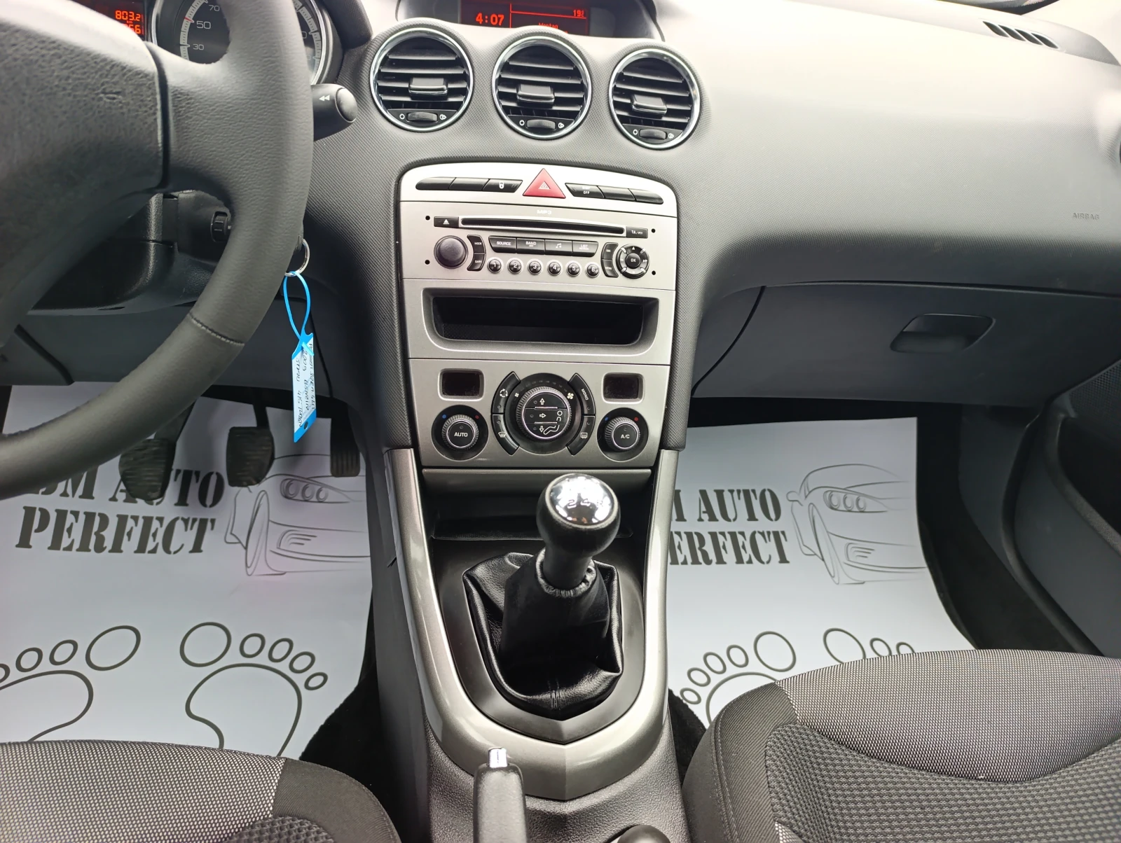Peugeot 308 1.6i-16v БЕНЗИН, снимка 12 - Автомобили и джипове - 55412890