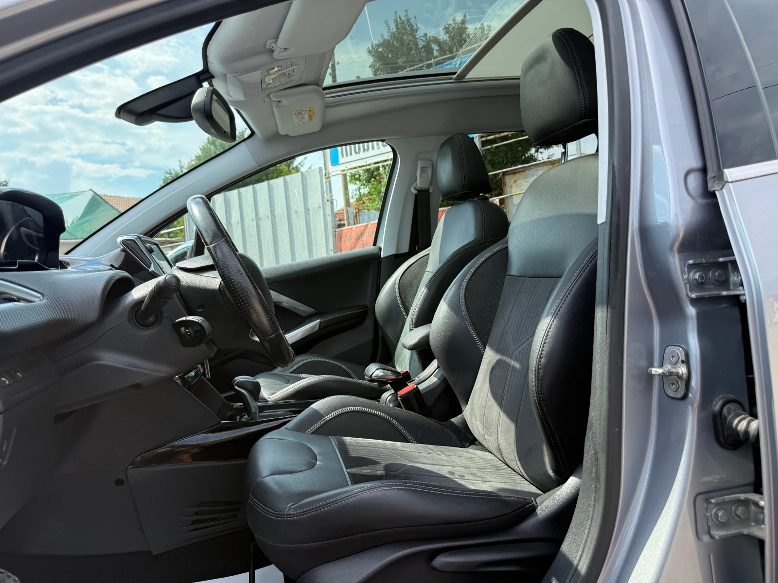 Peugeot 2008 1.2 i 110k.c. Euro6B, снимка 9 - Автомобили и джипове - 55445992