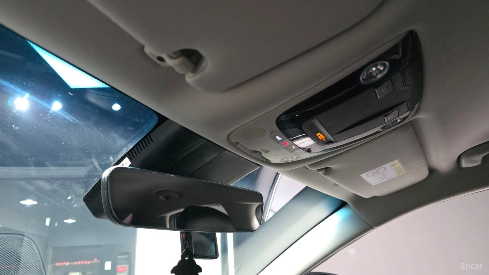 Kia K8 SIGNATURE/DIGITAL/360CAMERA/DRIVE-ASSISTS, снимка 14 - Автомобили и джипове - 55446879