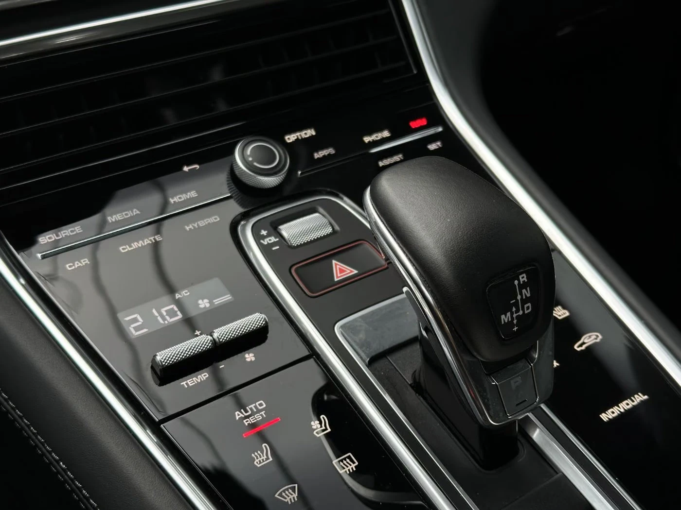 Porsche Panamera TURBO S/E-HYBRID/700HP/360/PANO/BURMASTER/850z, снимка 12 - Автомобили и джипове - 55833147