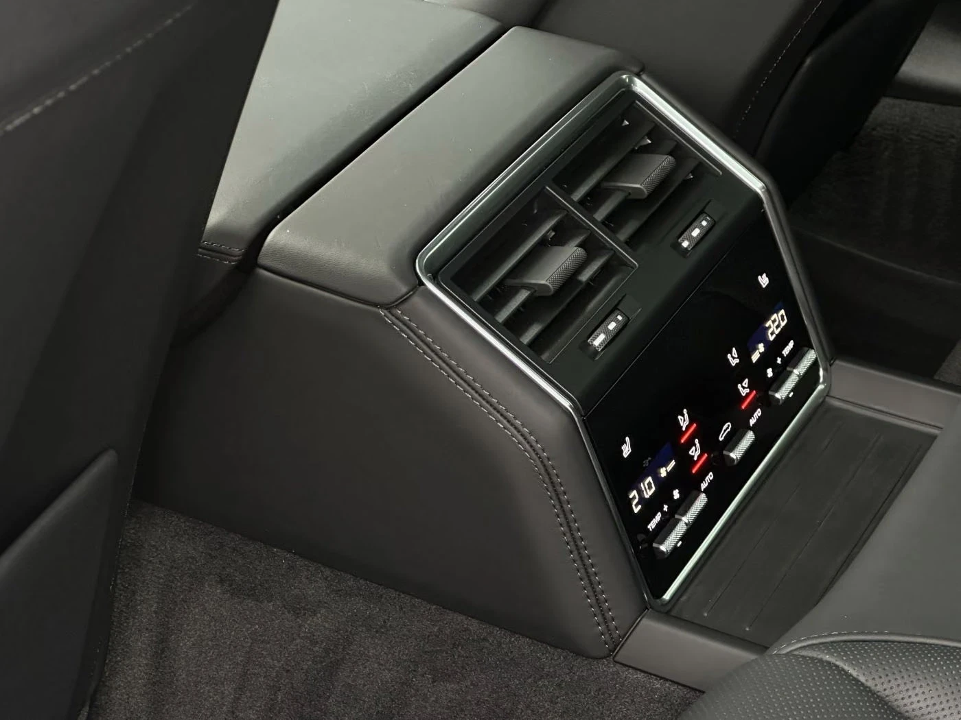 Porsche Panamera TURBO S/E-HYBRID/700HP/360/PANO/BURMASTER/850z, снимка 14 - Автомобили и джипове - 55833147