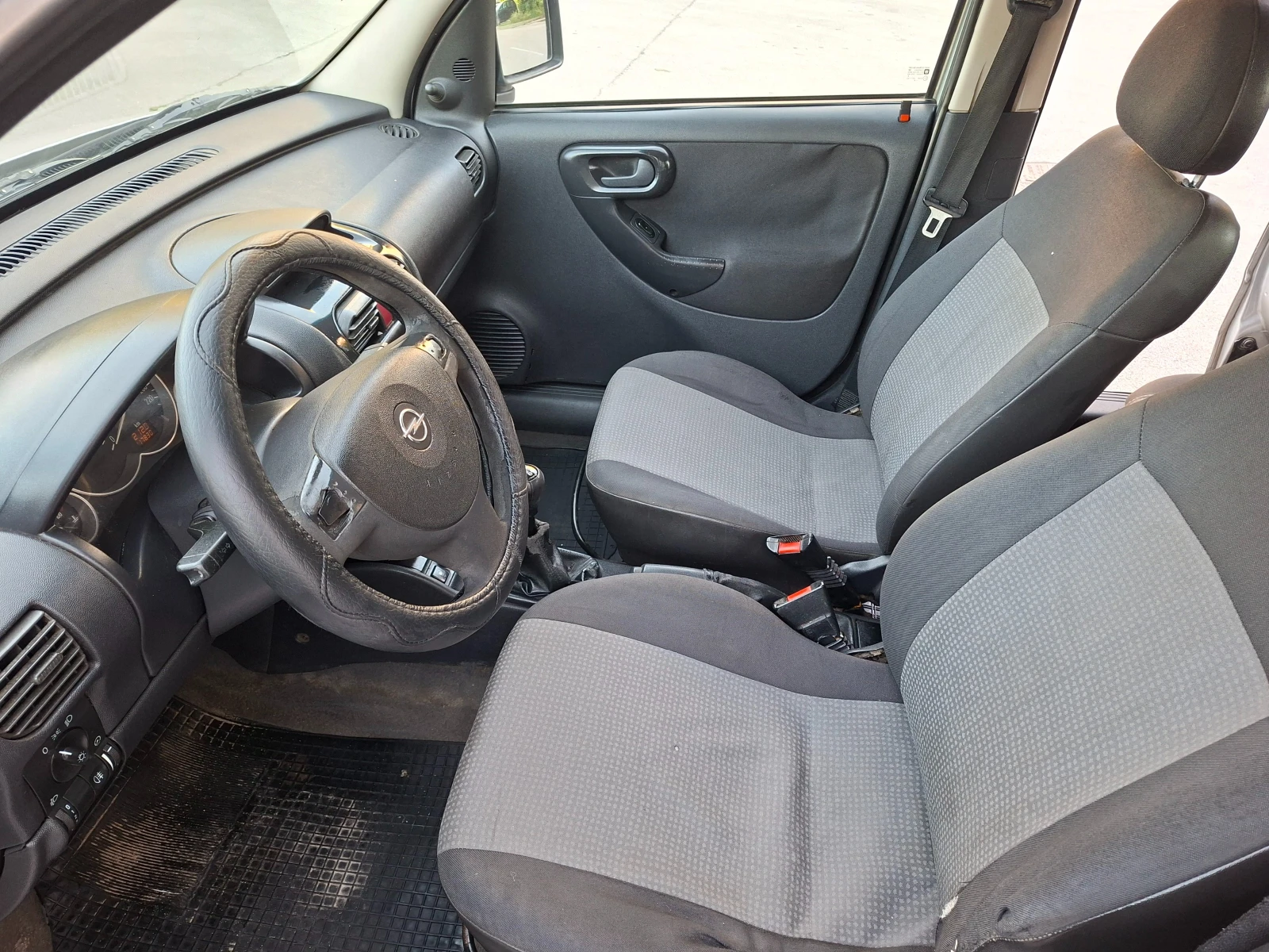 Opel Combo 1.6 EcoFlex 6+ 1 Клима!!!, снимка 13 - Автомобили и джипове - 56416363