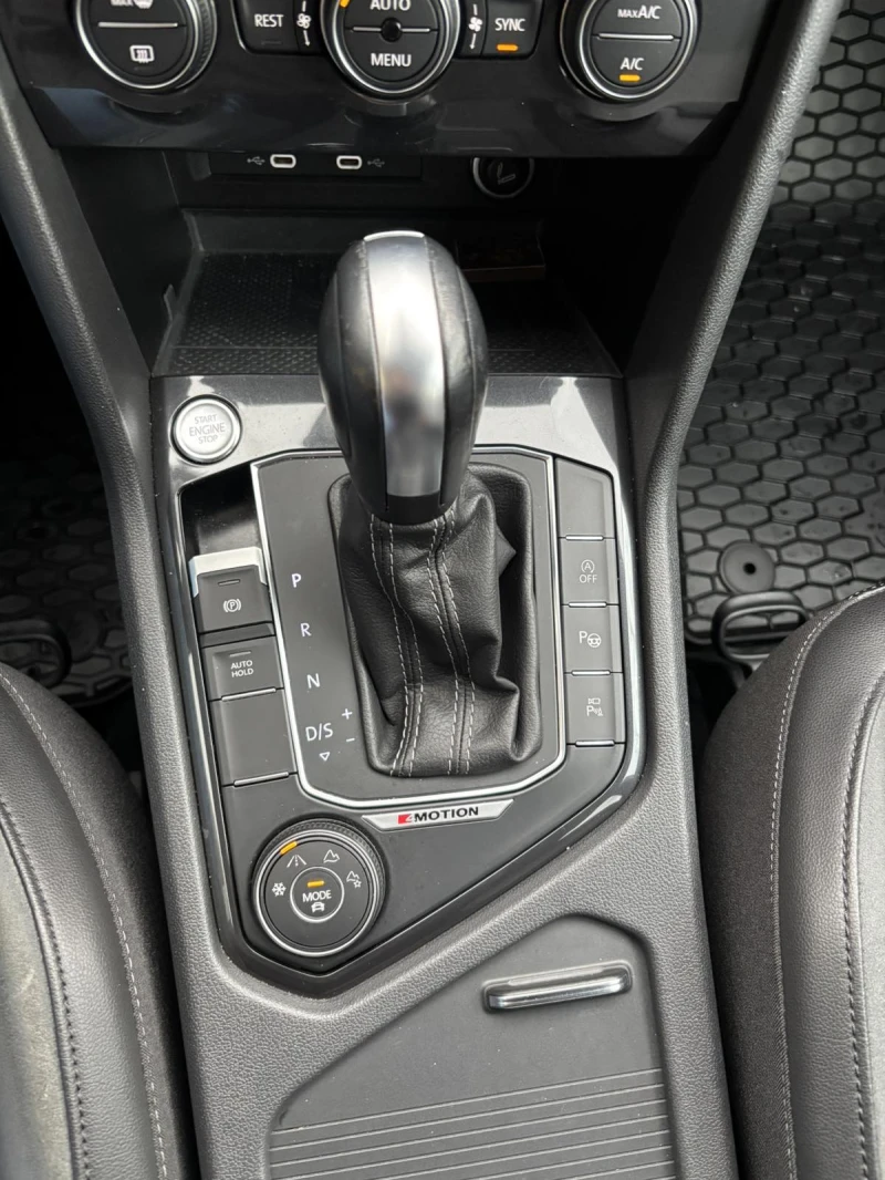 VW Tiguan Allspace LWB R-Line 2.0TDI 4MOTION BMT, снимка 16 - Автомобили и джипове - 52826354