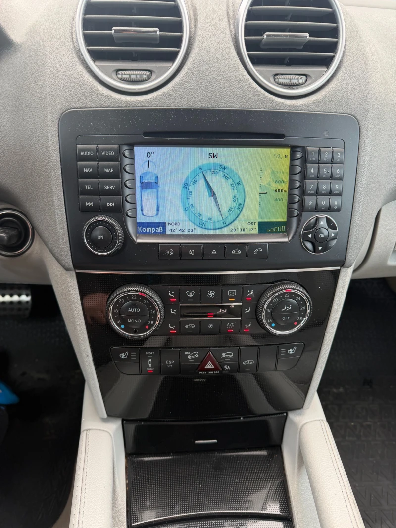 Mercedes-Benz ML 320 CDI 4MATIC/AVTOMAT/NAVI/KOJA EURO 4, снимка 14 - Автомобили и джипове - 53560393
