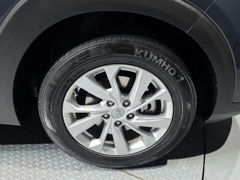 Hyundai Tucson 2.0 4Wd Modern, снимка 5 - Автомобили и джипове - 53366250