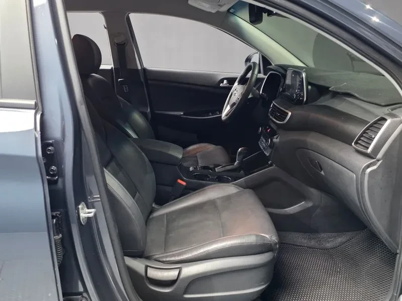 Hyundai Tucson 2.0 4Wd Modern, снимка 11 - Автомобили и джипове - 53366250