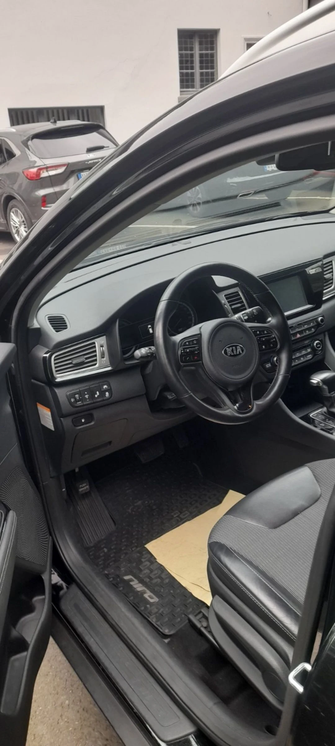 Kia Niro Vision + - 90 000 км, снимка 1