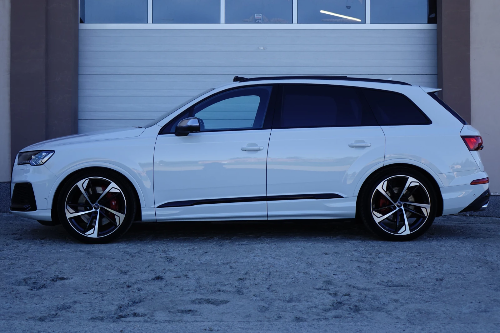 Audi SQ7 3XS-LINE* RS* LASER* PANO* 360* 6+ 1*  - изображение 3