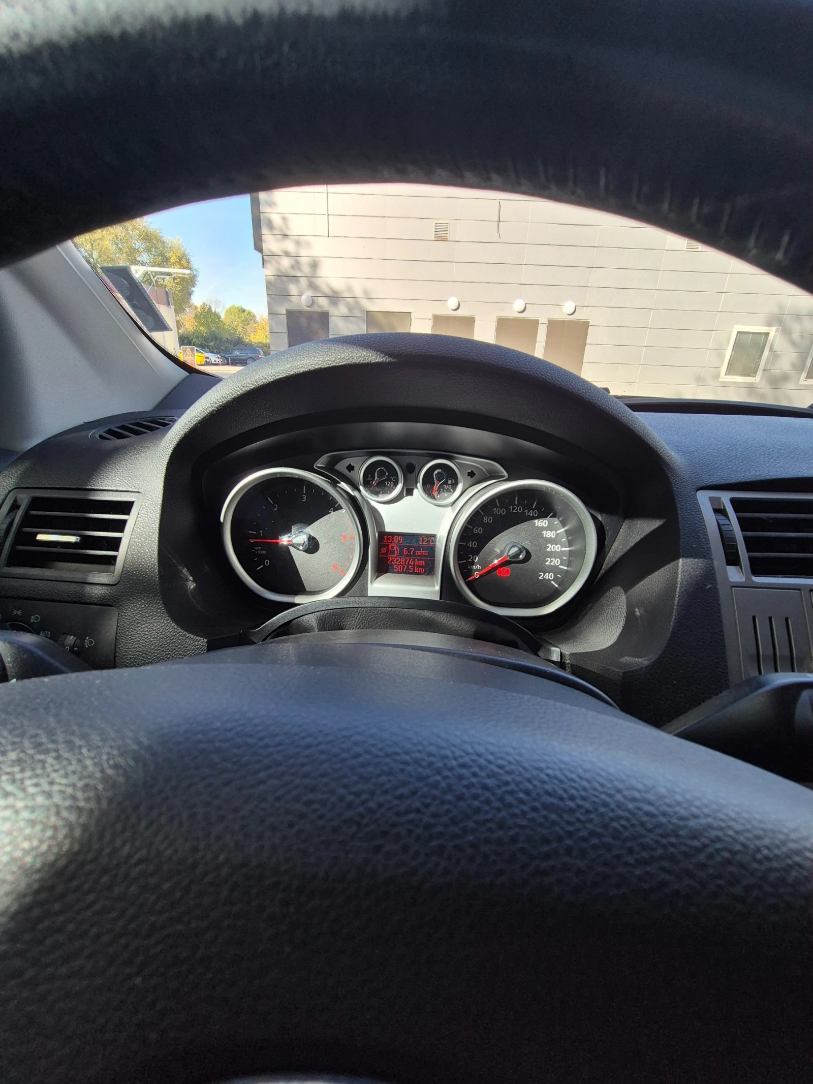 Ford Kuga SUV - изображение 7