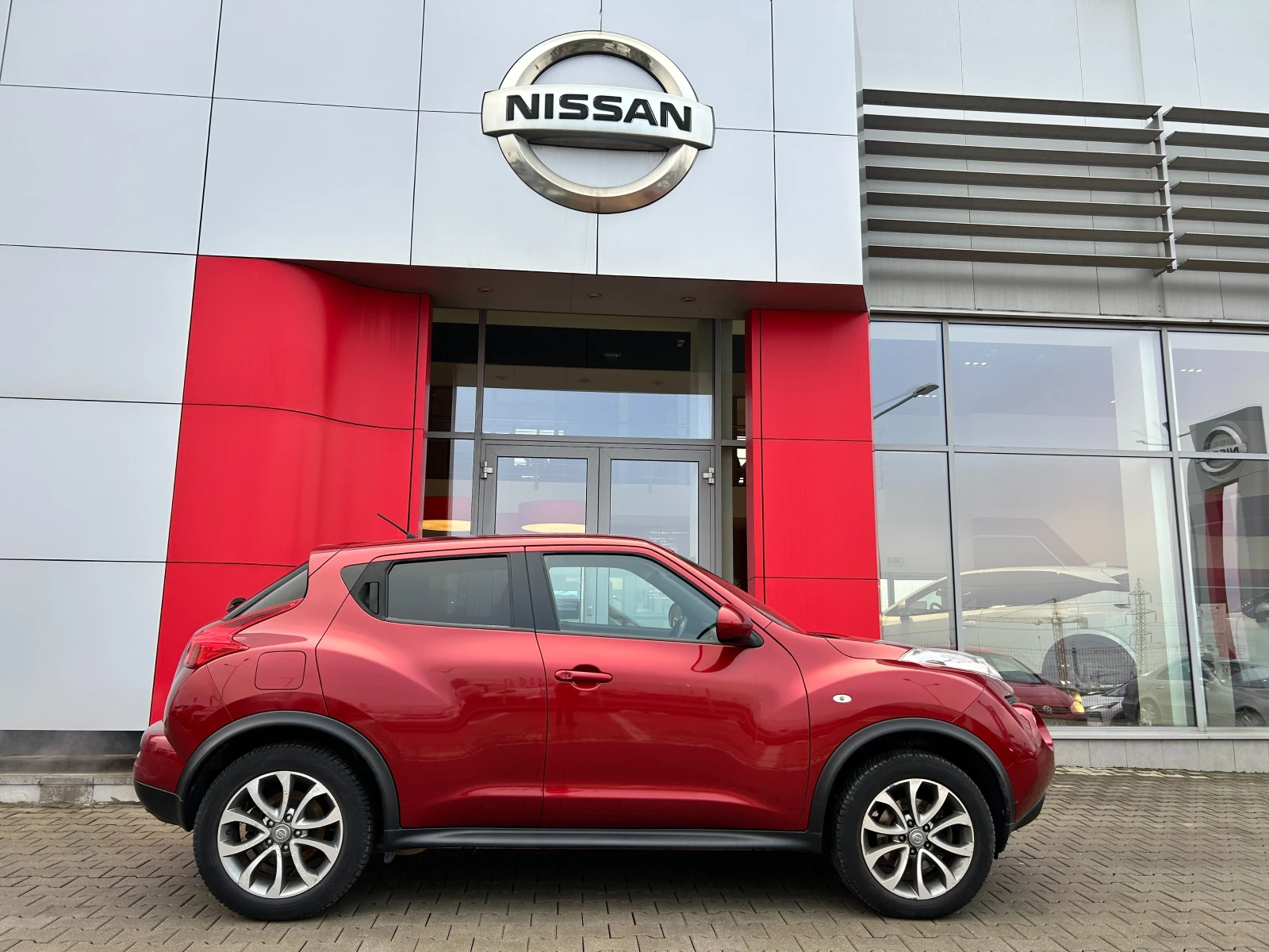Nissan Juke 1.6Turbo 4x4 A/T - изображение 2