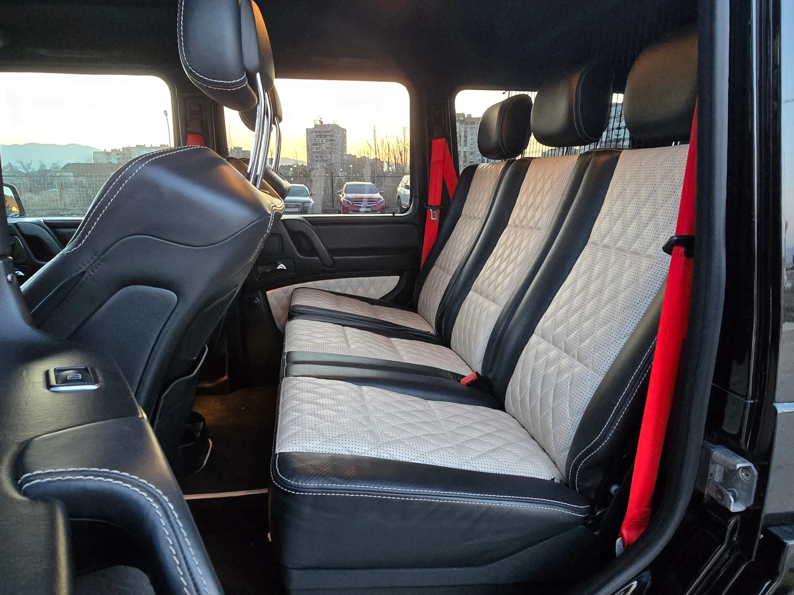 Mercedes-Benz G 63 AMG BRABUS 700* Designo* Obduhvane* Pogdrev, снимка 11 - Автомобили и джипове - 53877415