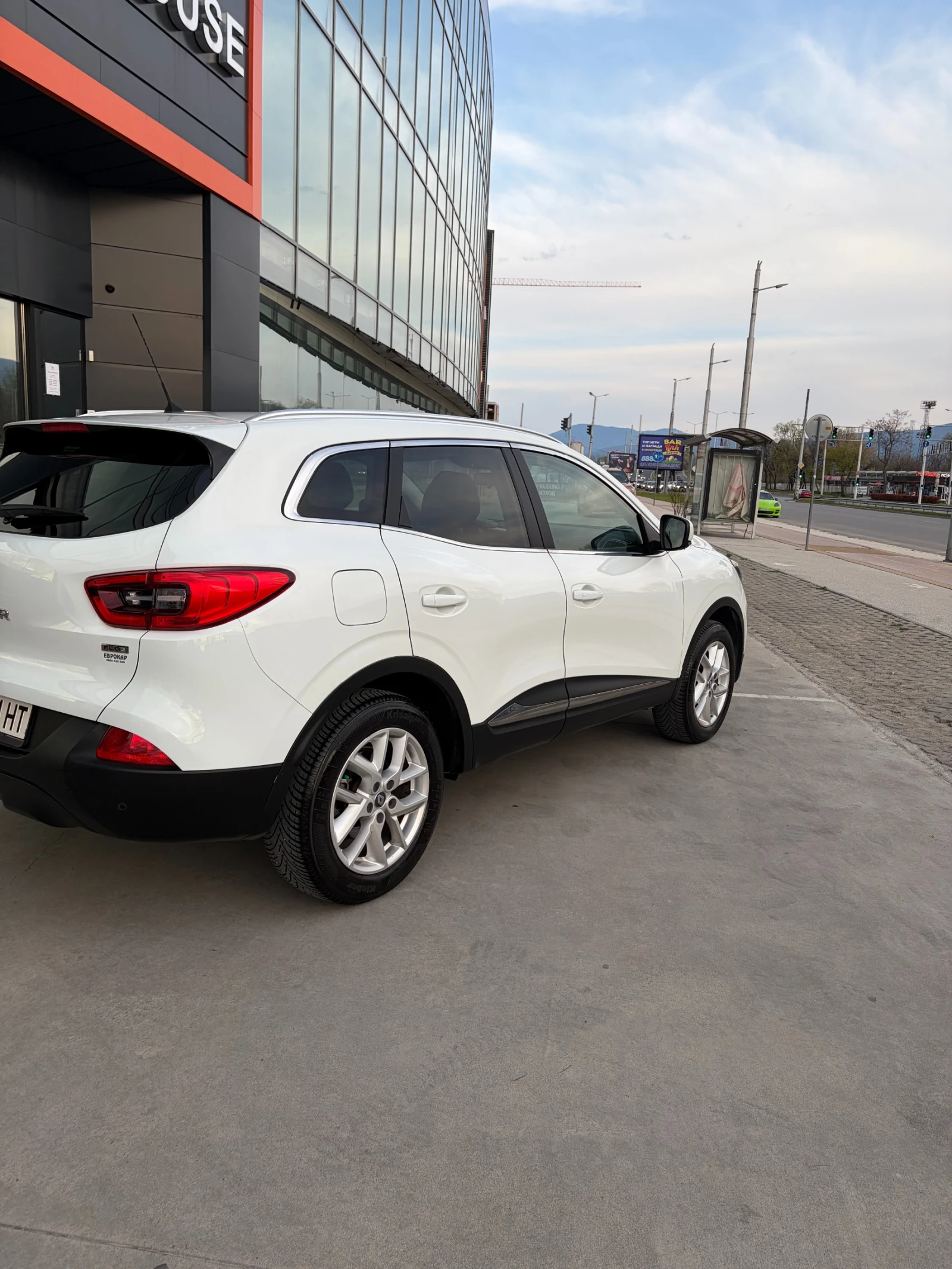 Renault Kadjar 1.5 DCI, снимка 5 - Автомобили и джипове - 54176438