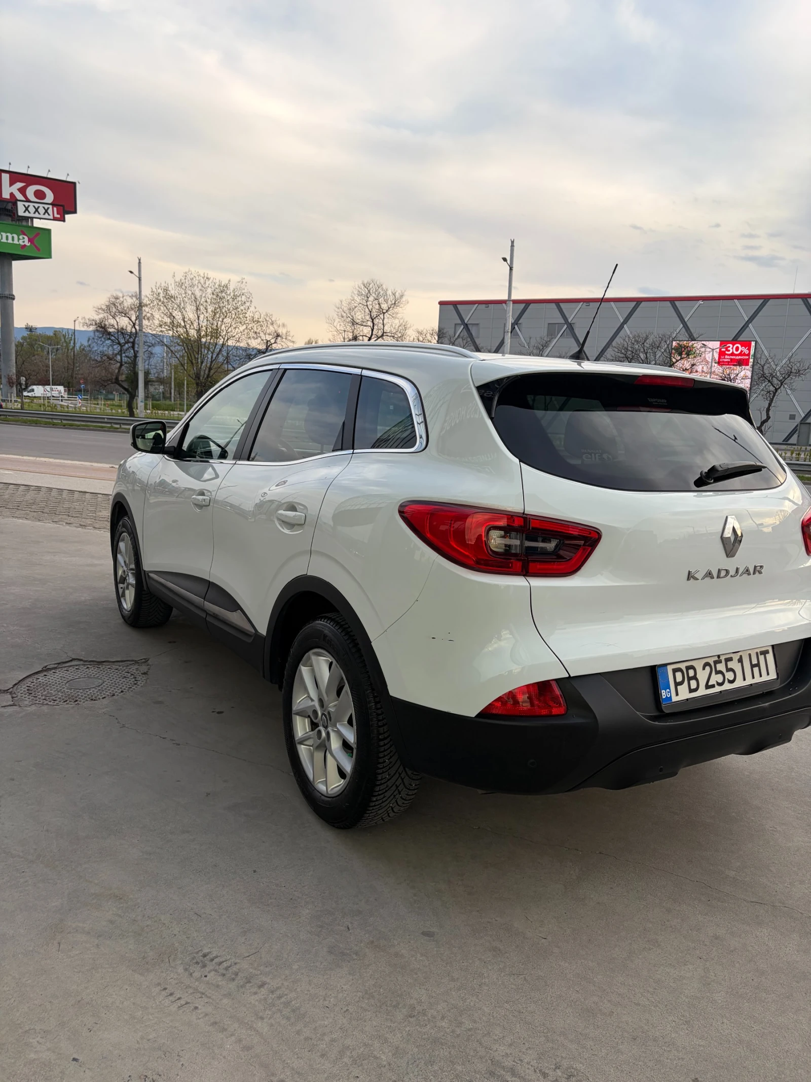 Renault Kadjar 1.5 DCI, снимка 3 - Автомобили и джипове - 54176438