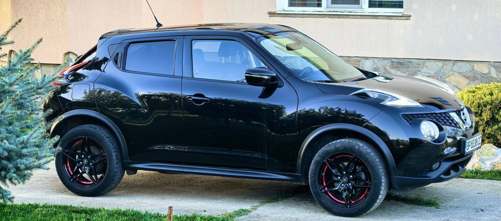 Nissan Juke 1.6i, снимка 3 - Автомобили и джипове - 54327216