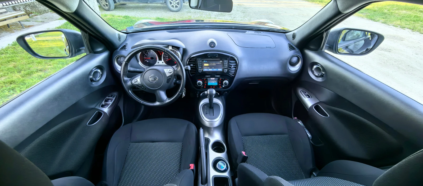 Nissan Juke 1.6i, снимка 11 - Автомобили и джипове - 54327216