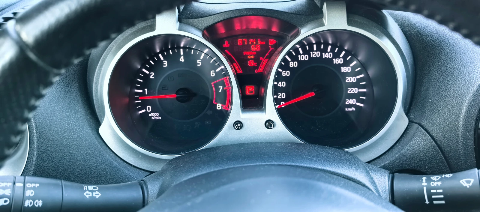 Nissan Juke 1.6i, снимка 12 - Автомобили и джипове - 54327216