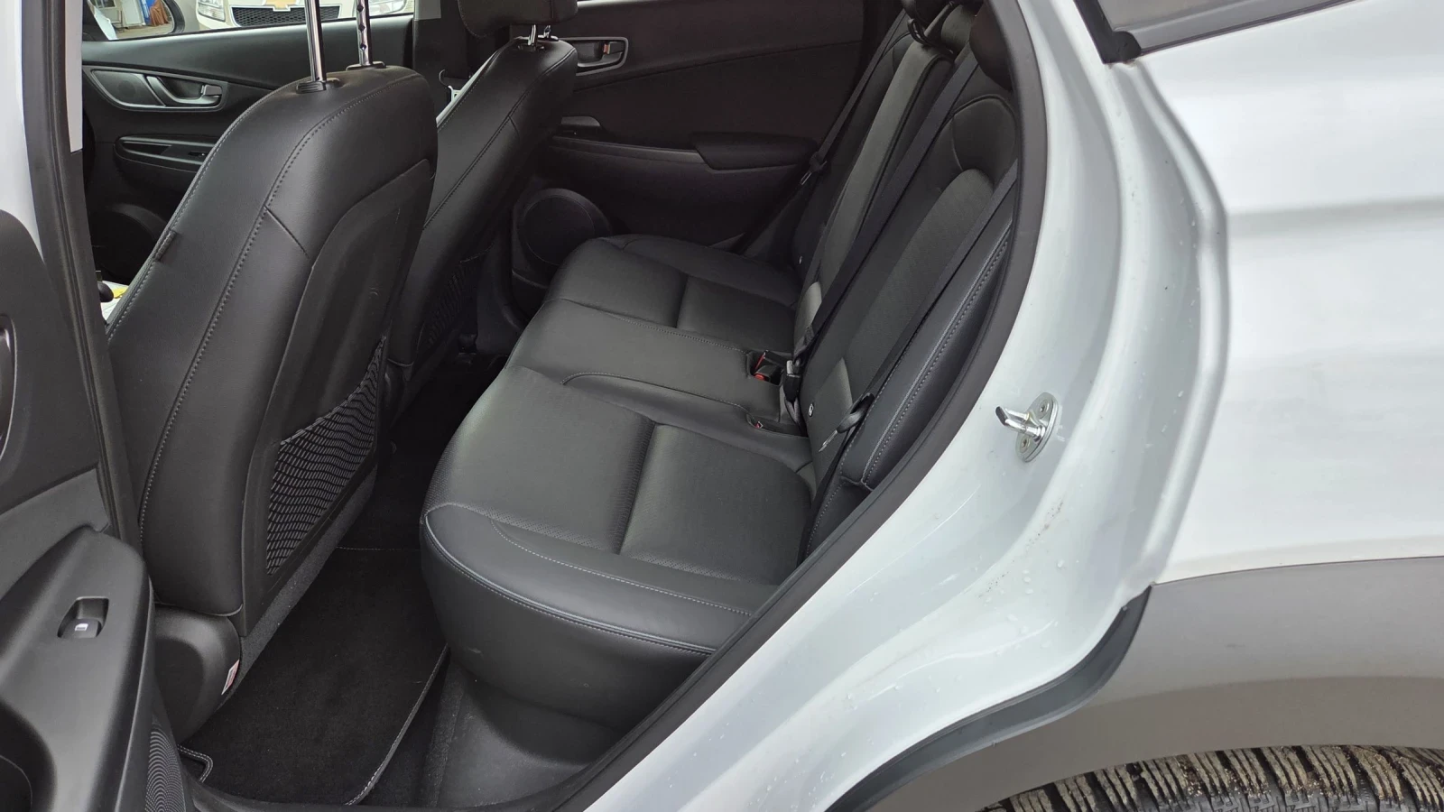 Hyundai Kona SOH100%/Premium, снимка 11 - Автомобили и джипове - 55314164