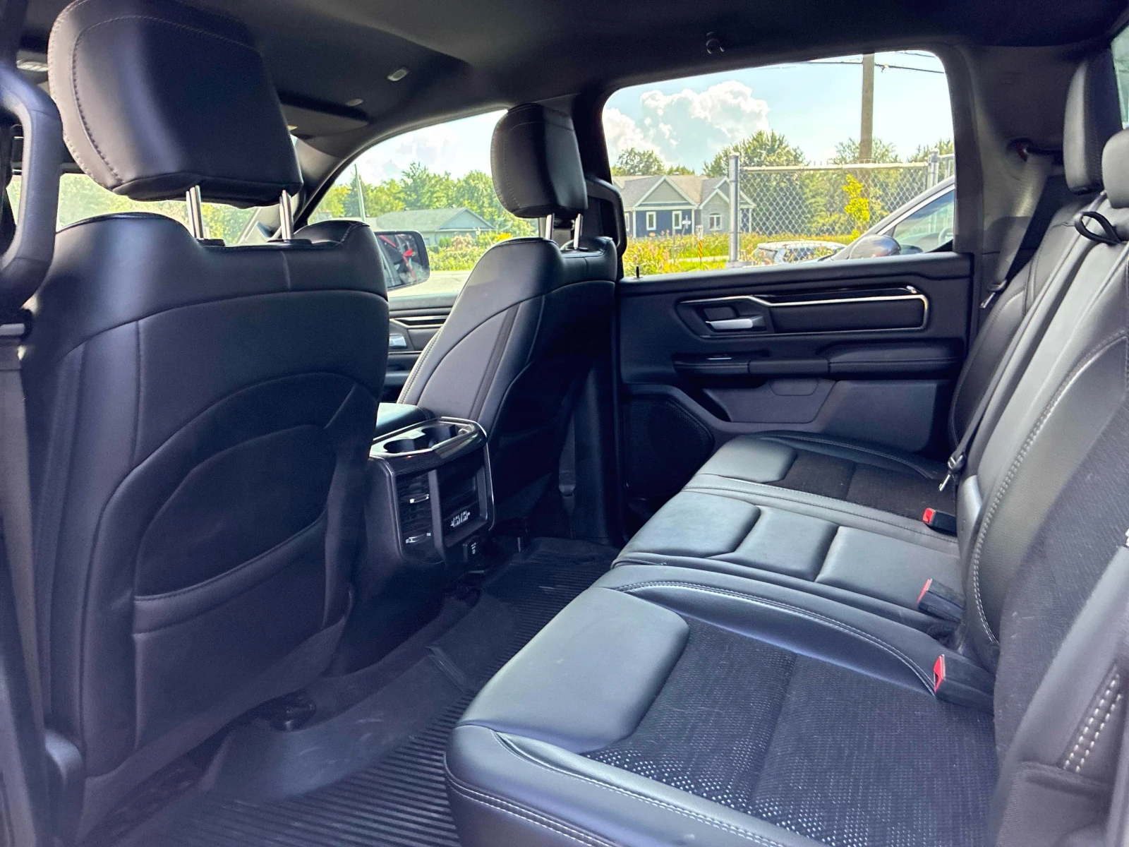 Dodge RAM 1500 * Sport * CARFAX * БЕЗ ПЪРВОНАЧАЛНА ВНОСКА, снимка 12 - Автомобили и джипове - 55948274