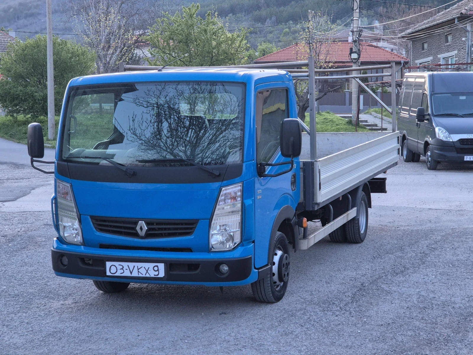 Renault Maxity 2.5  3500KG   163000!!! - изображение 4