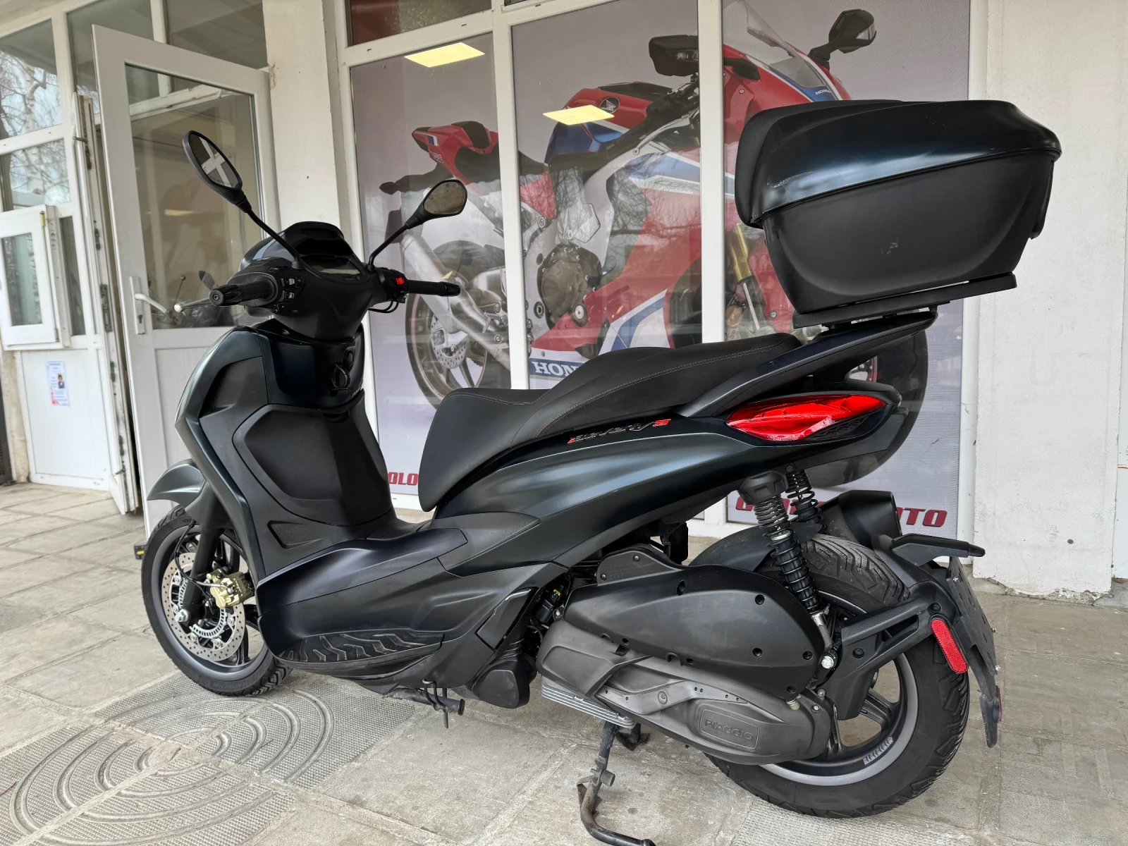 Piaggio Beverly 300 hpe - изображение 3