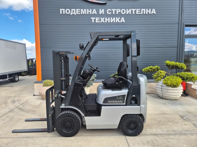 Мотокар Nissan КОМПАКТЕН / КОНТЕЙНЕРЕН ТИП / АВТОМАТ / КАТО НОВ !, снимка 2 - Индустриална техника - 52008958