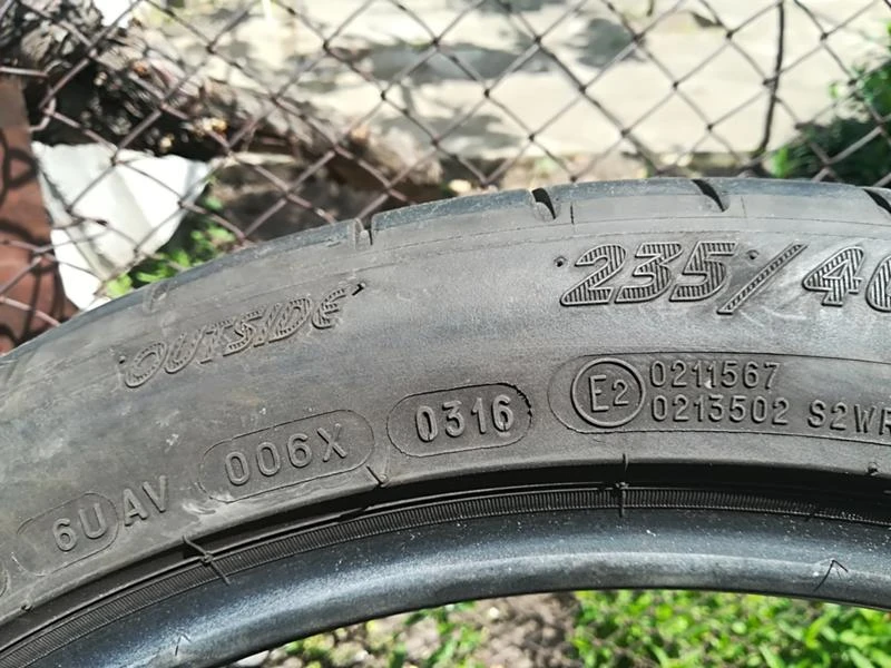 Гуми Летни 235/40R19, снимка 6 - Гуми и джанти - 21671046