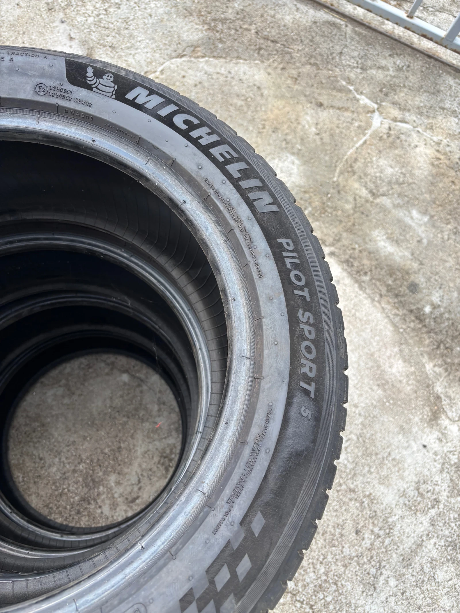 Гуми Летни 225/55R17, снимка 2 - Гуми и джанти - 55408111