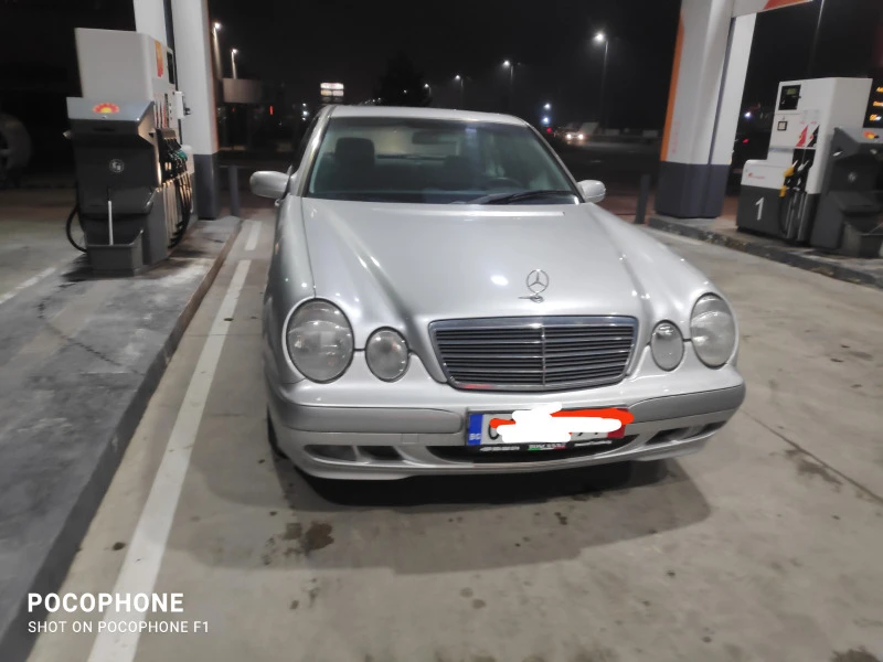 Mercedes-Benz E 200 KOMPRESSOR, снимка 3 - Автомобили и джипове - 39492993