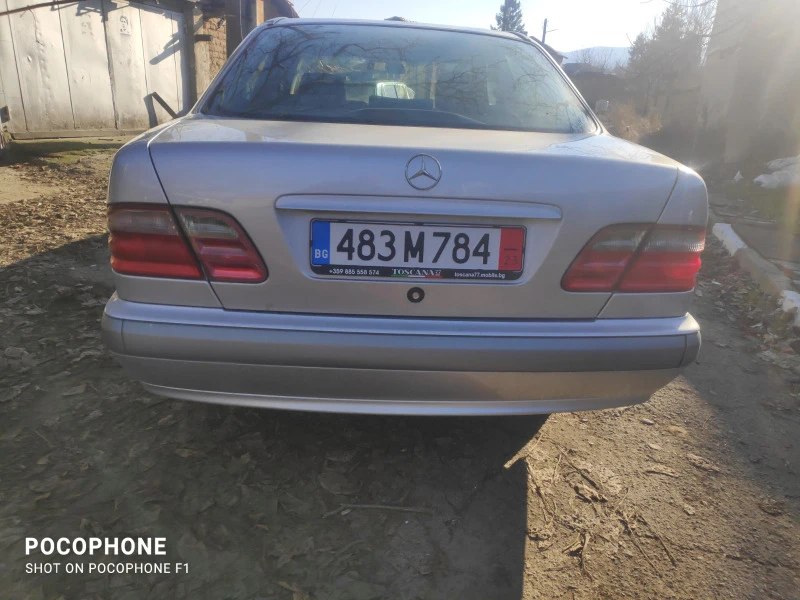 Mercedes-Benz E 200 KOMPRESSOR, снимка 4 - Автомобили и джипове - 39492993