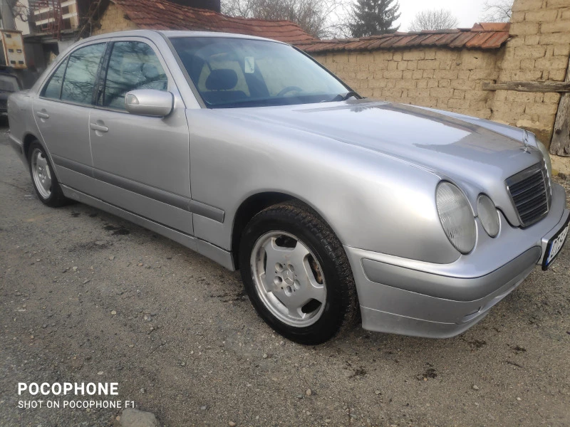 Mercedes-Benz E 200 KOMPRESSOR, снимка 13 - Автомобили и джипове - 39492993