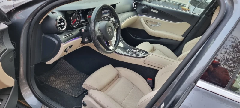 Mercedes-Benz E 220 4 MATIK, снимка 7 - Автомобили и джипове - 48208961