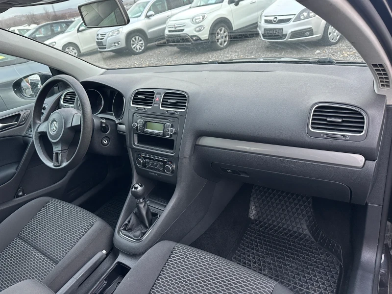 VW Golf 1.6 TDI, снимка 10 - Автомобили и джипове - 48590010